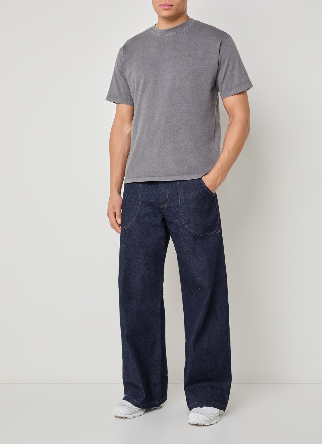 Levi's T-shirt met logoborduring - voorkant 4 donkergrijs