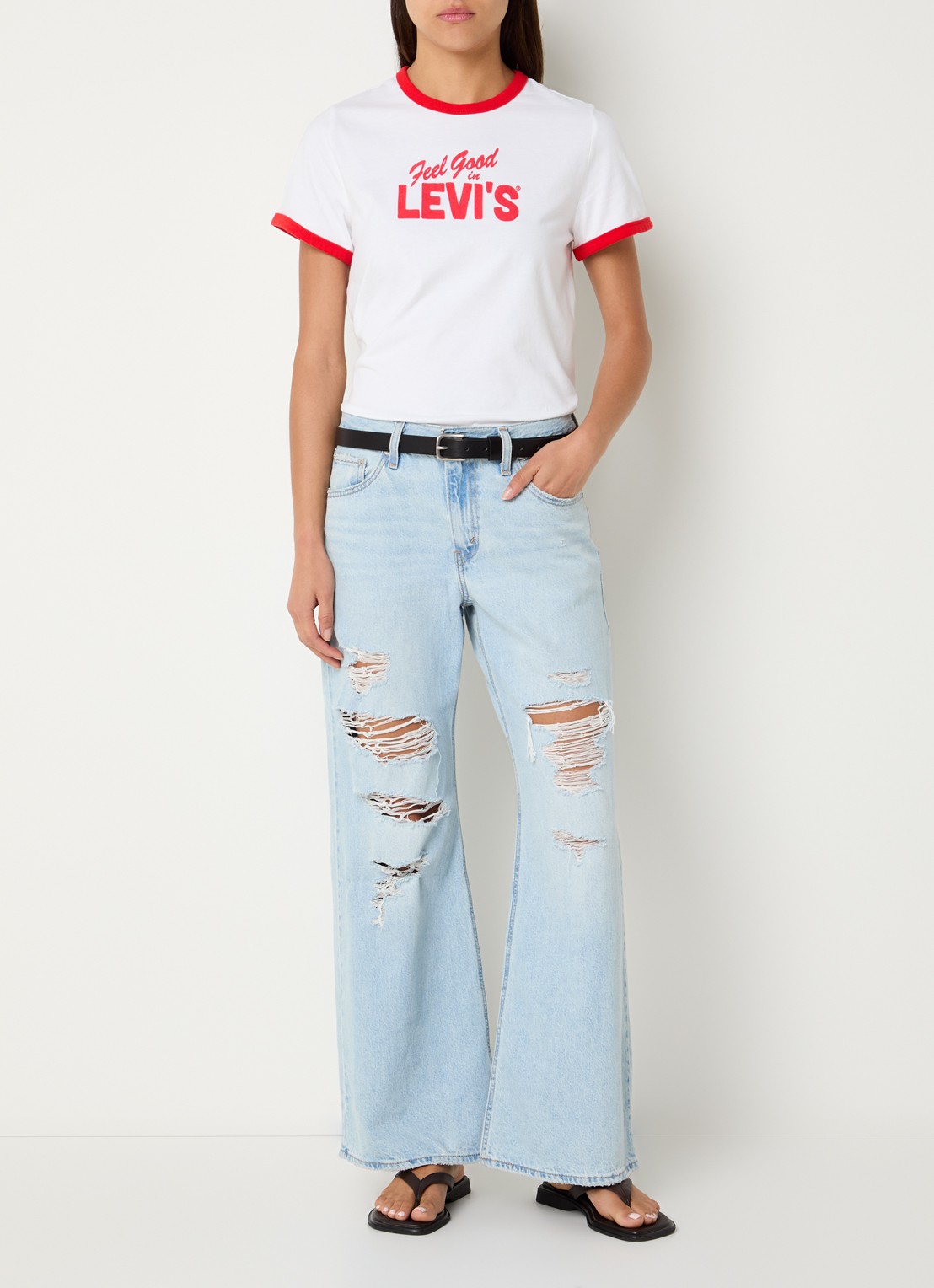 Levi's T-shirt met logoprint - voorkant 2 wit