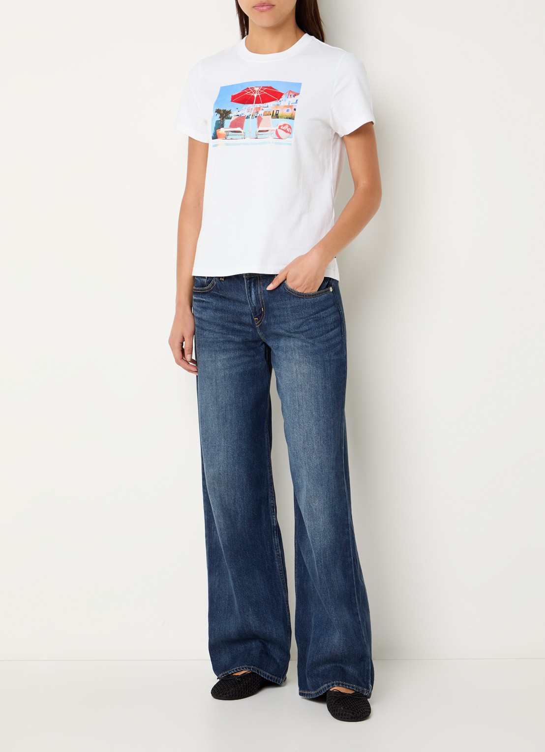 Levi's T-shirt met print - voorkant 2 wit