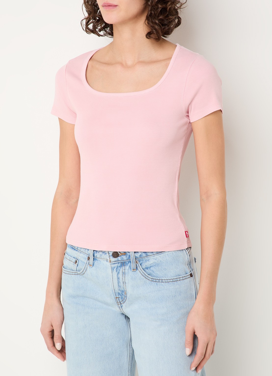 Levi's T-shirt met ribstructuur - detail lichtroze