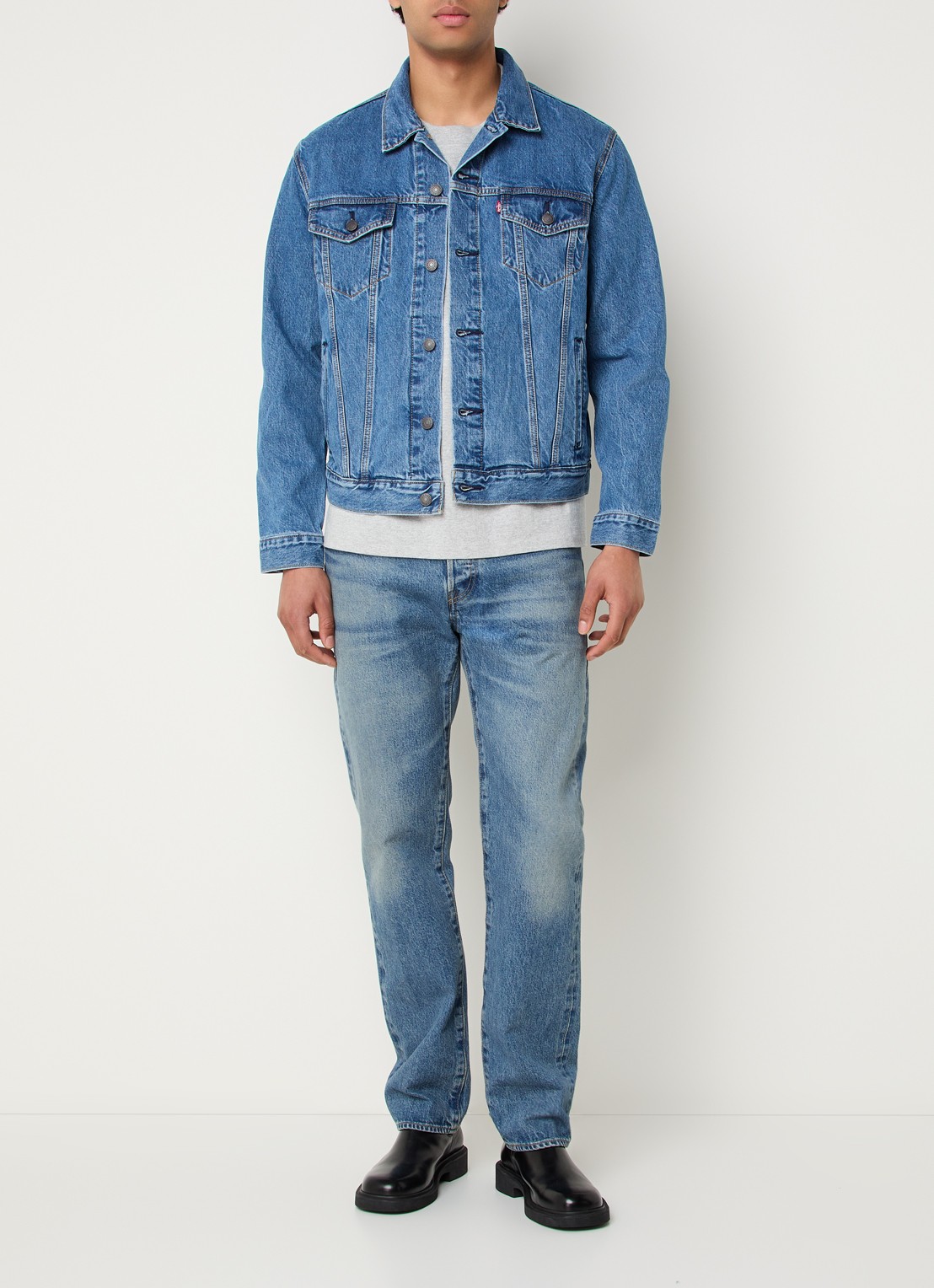 Levi's The Trucker spijkerjas met borstzakken - voorkant 3 indigo
