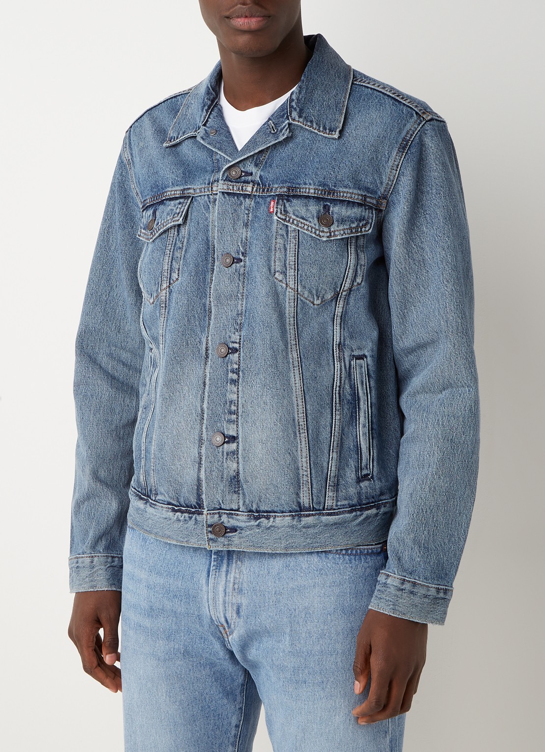 Levi's The Trucker spijkerjas met steekzakken - detail 4 lichtblauw