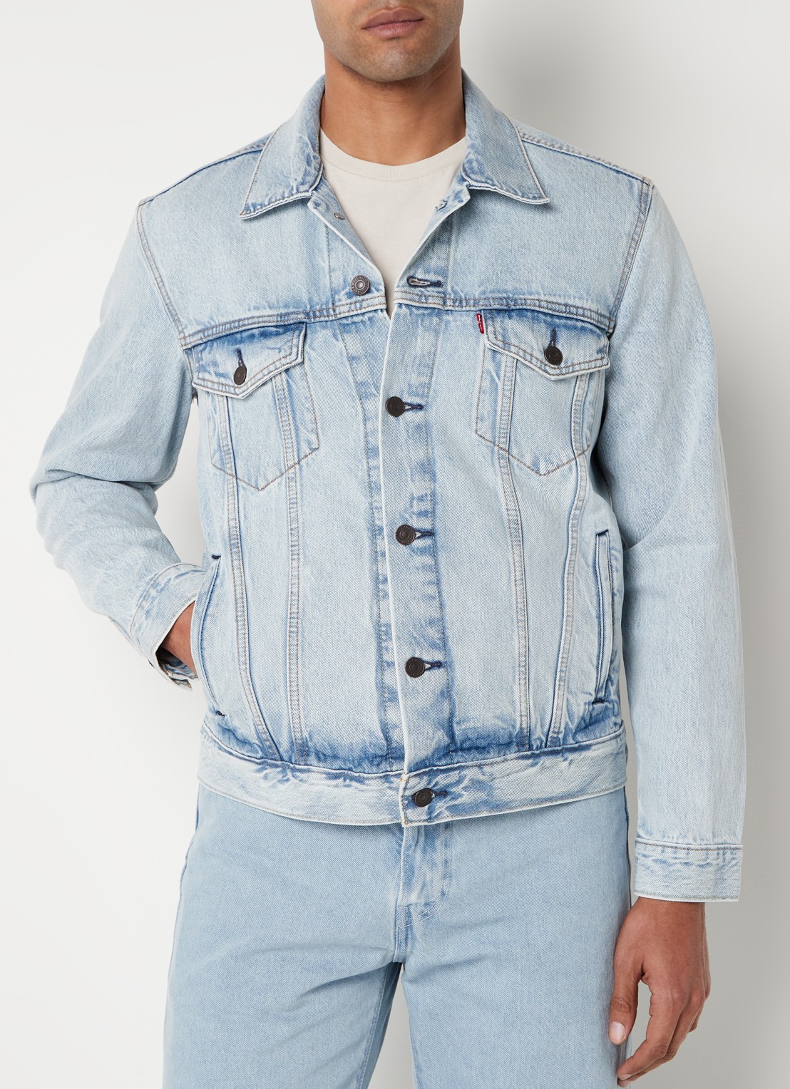 Levi's The Trucker spijkerjas met steekzakken - detail 2 lichtblauw