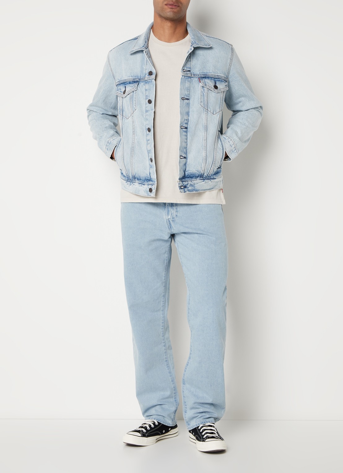Levi's The Trucker spijkerjas met steekzakken - voorkant 4 lichtblauw