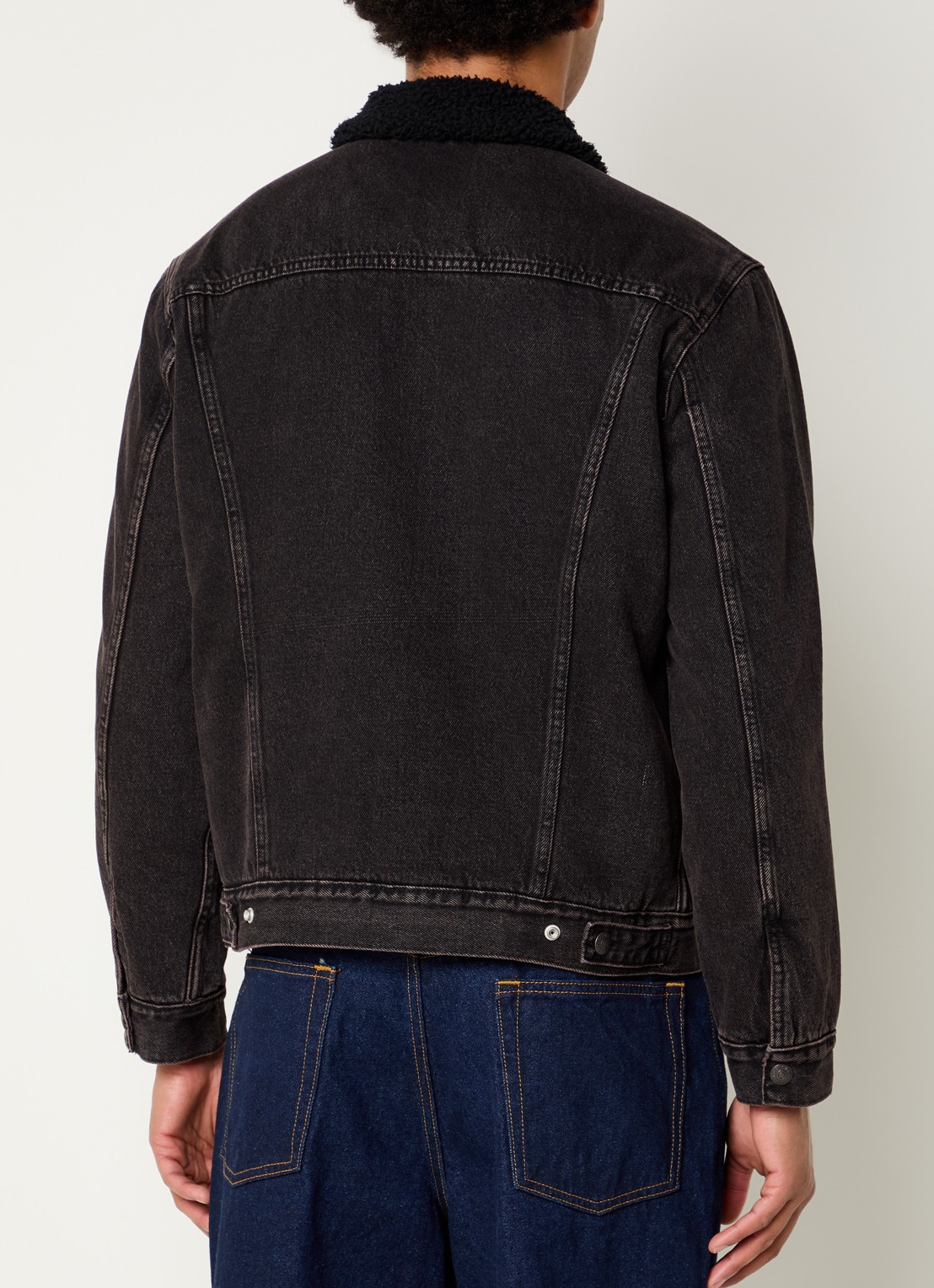 Levi's Type 3 Sherpa spijkerjas met teddy voering en steekzakken - achterkant zwart