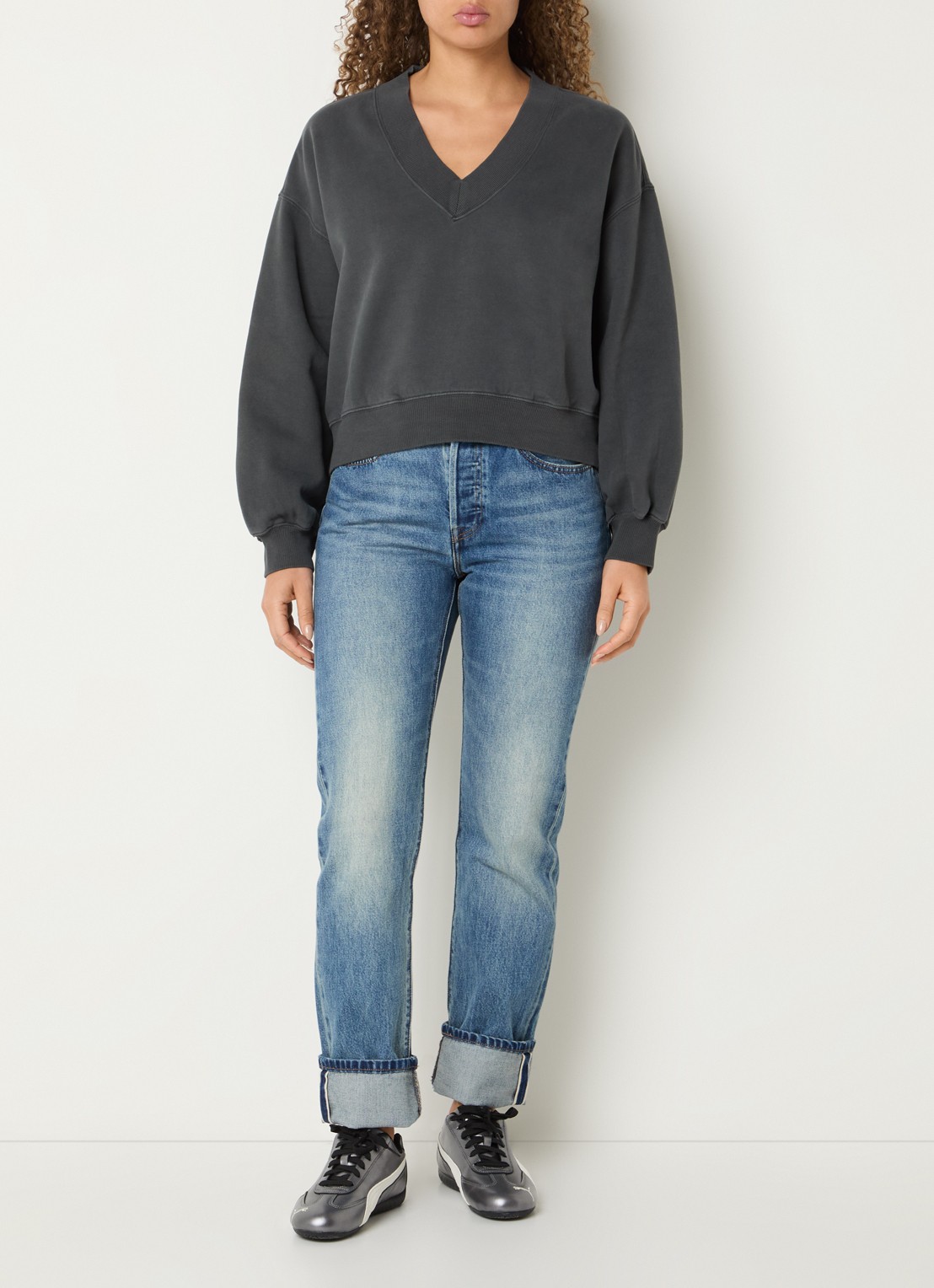 Levi's Vintage cropped sweater met V-hals - voorkant 4 antraciet