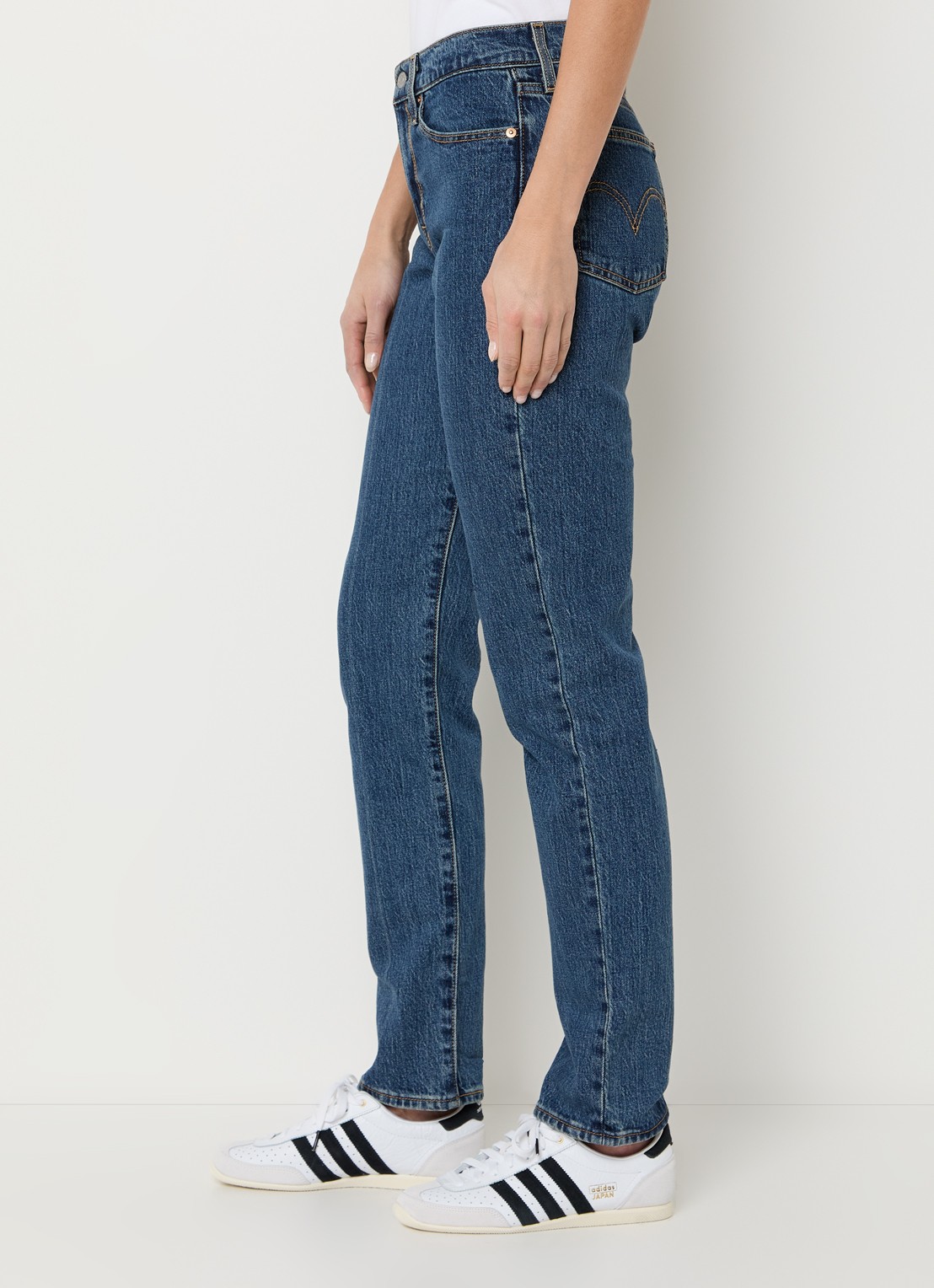 Levi's Wedgie high waist slim fit jeans met donkere wassing - detail 3 indigo