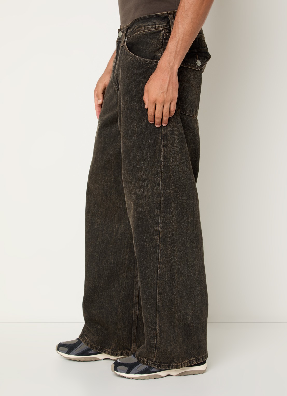 Levi's Wide fit jeans met gekleurde wassing en steekzakken - detail 5 donkerbruin