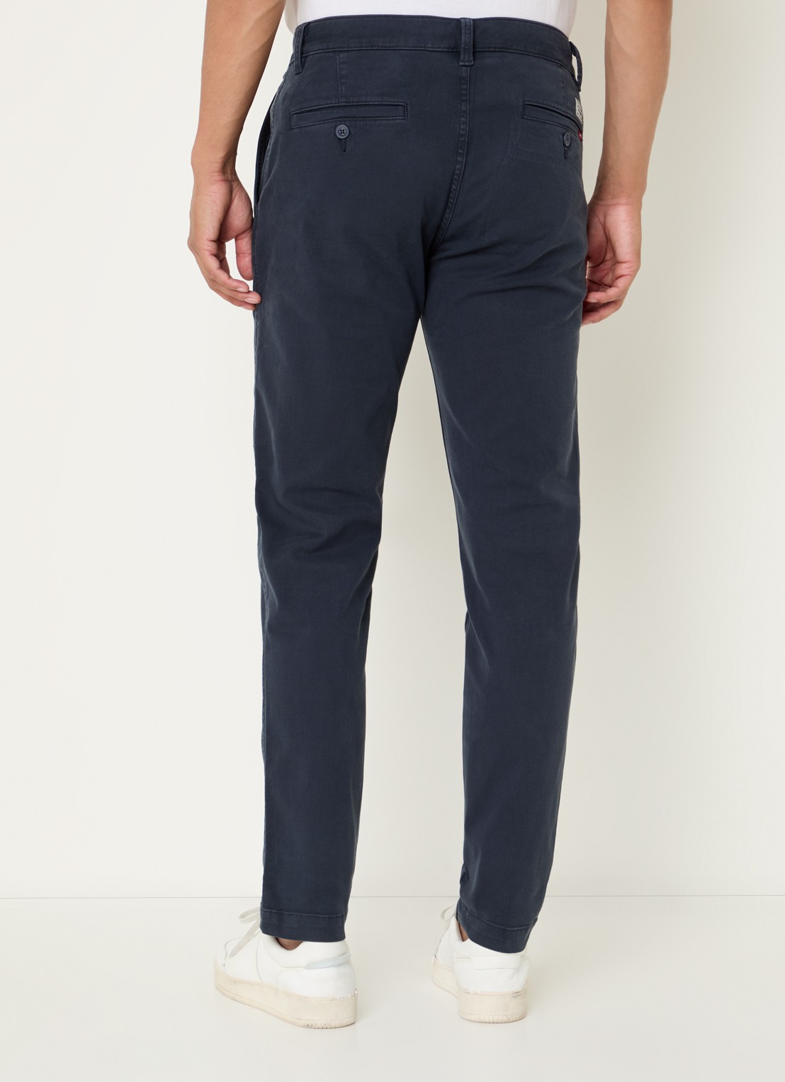 Levi's XX tapered fit chino met steekzakken - achterkant 8 donkerblauw