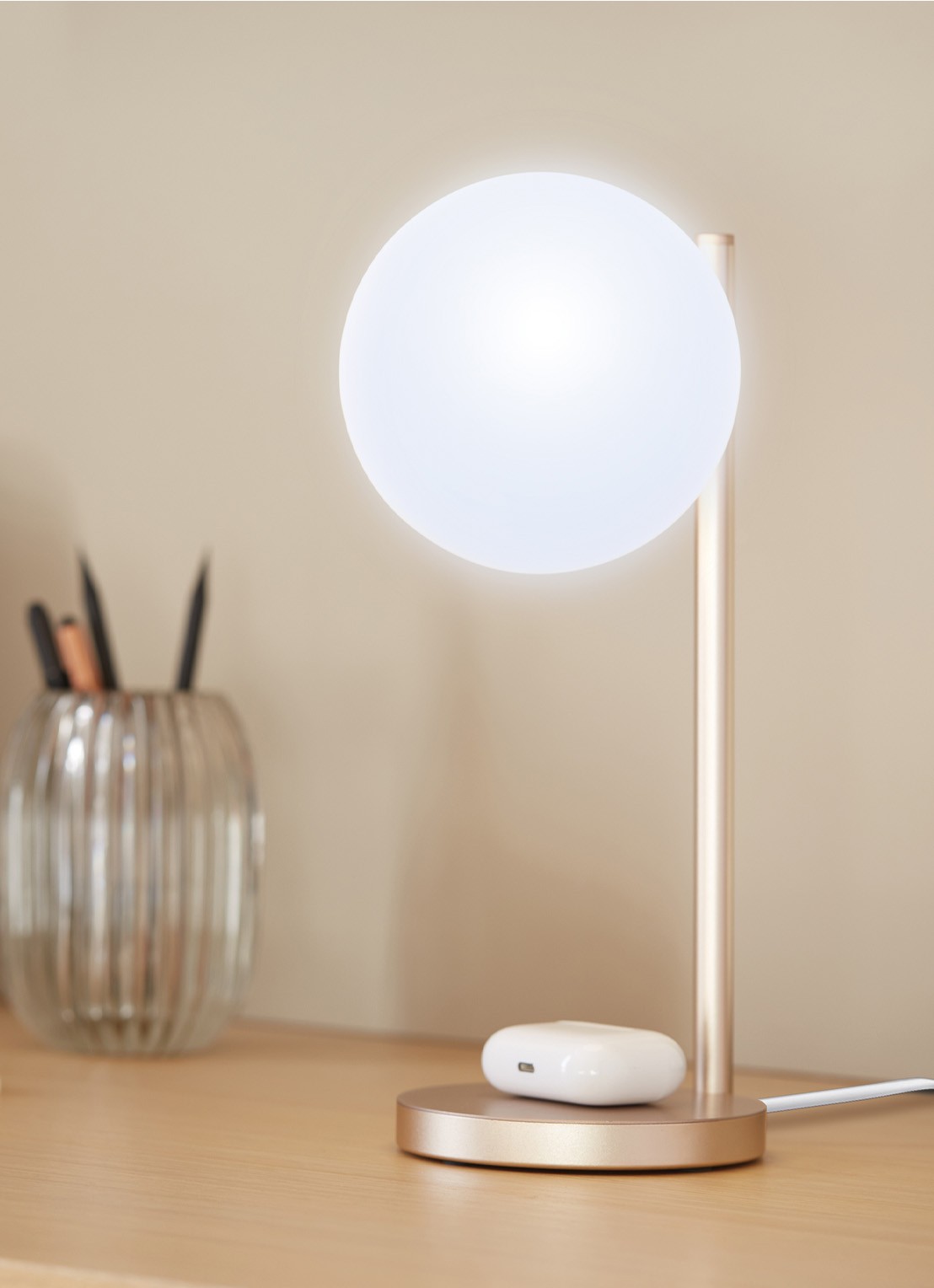 Lexon Bubble tafellamp met oplaadfunctie 30 cm - detail 7 goud