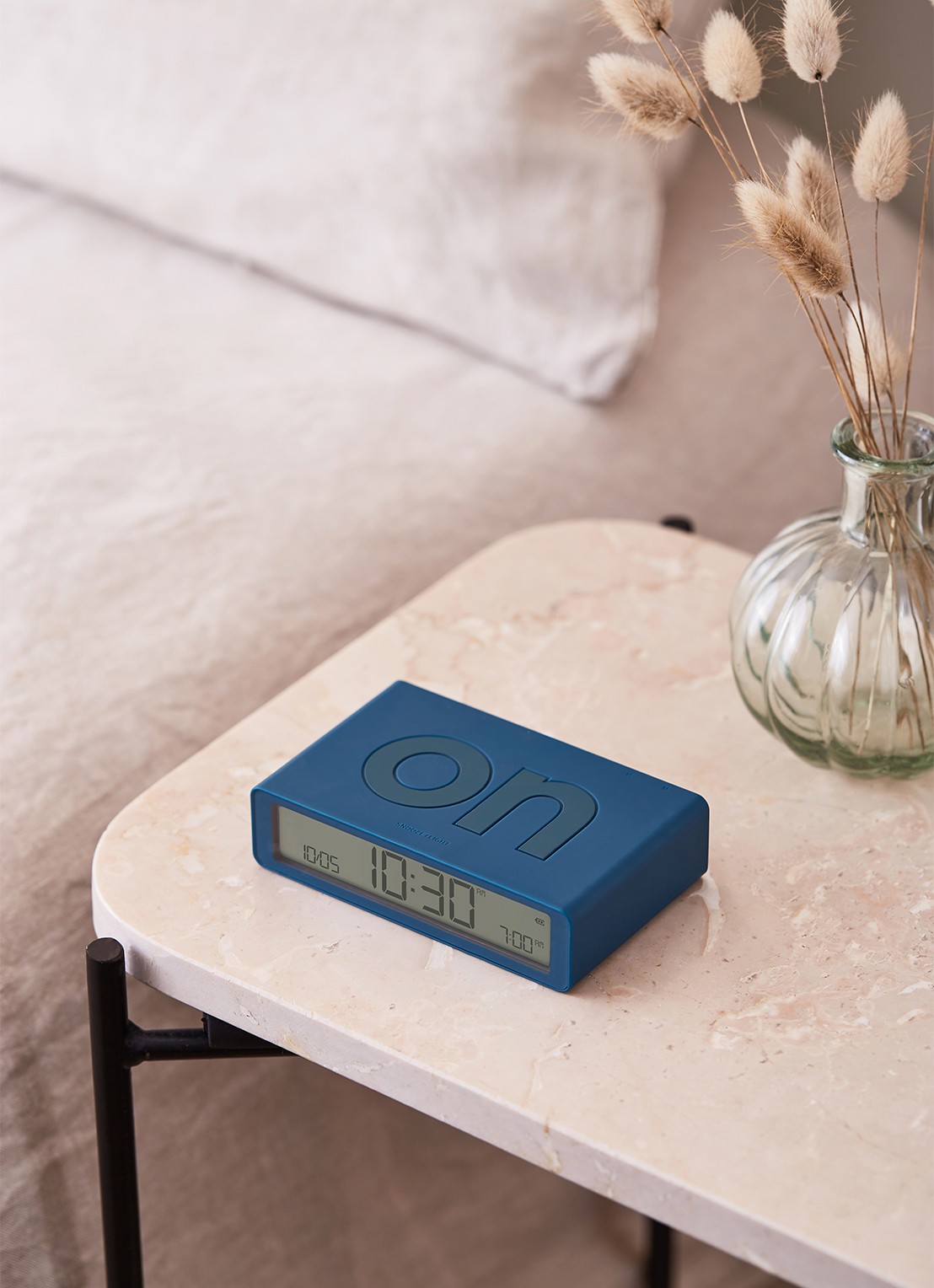 Lexon Flip Classic wekker - voorkant 2 blauw