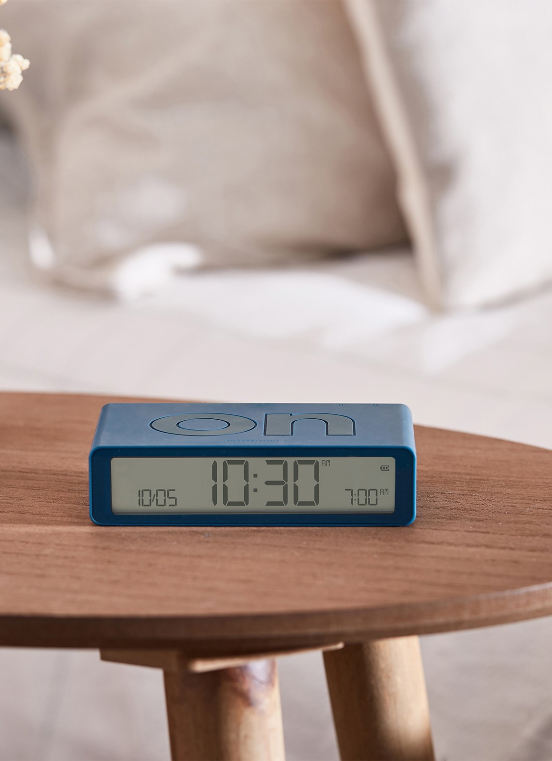 Lexon Flip Classic wekker - voorkant 3 blauw