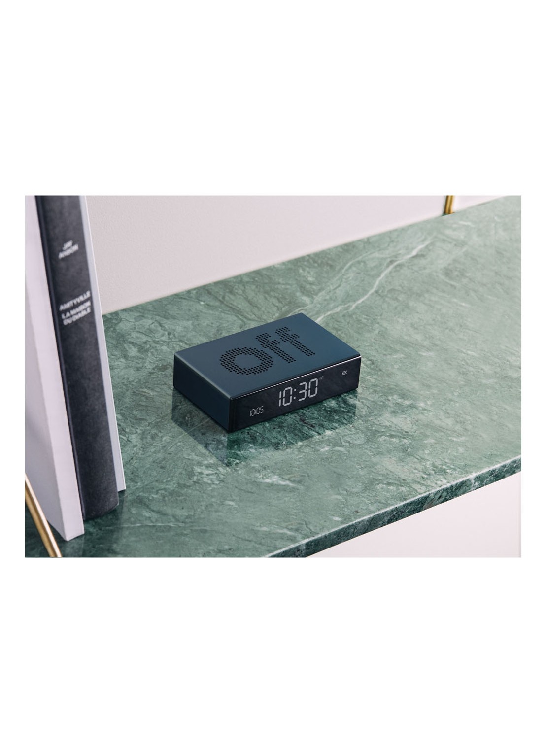 Lexon Flip Premium digitale wekker - detail 7 staalblauw