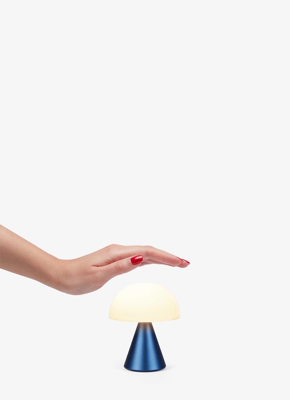 Lexon Mina M tafellamp Ø9,2 cm - voorkant 6 donkerblauw