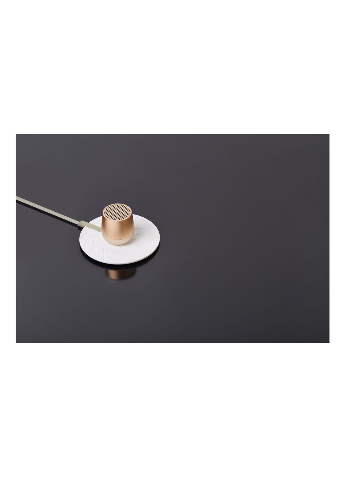 Lexon Mino+ bluetooth speaker - detail 3 goud