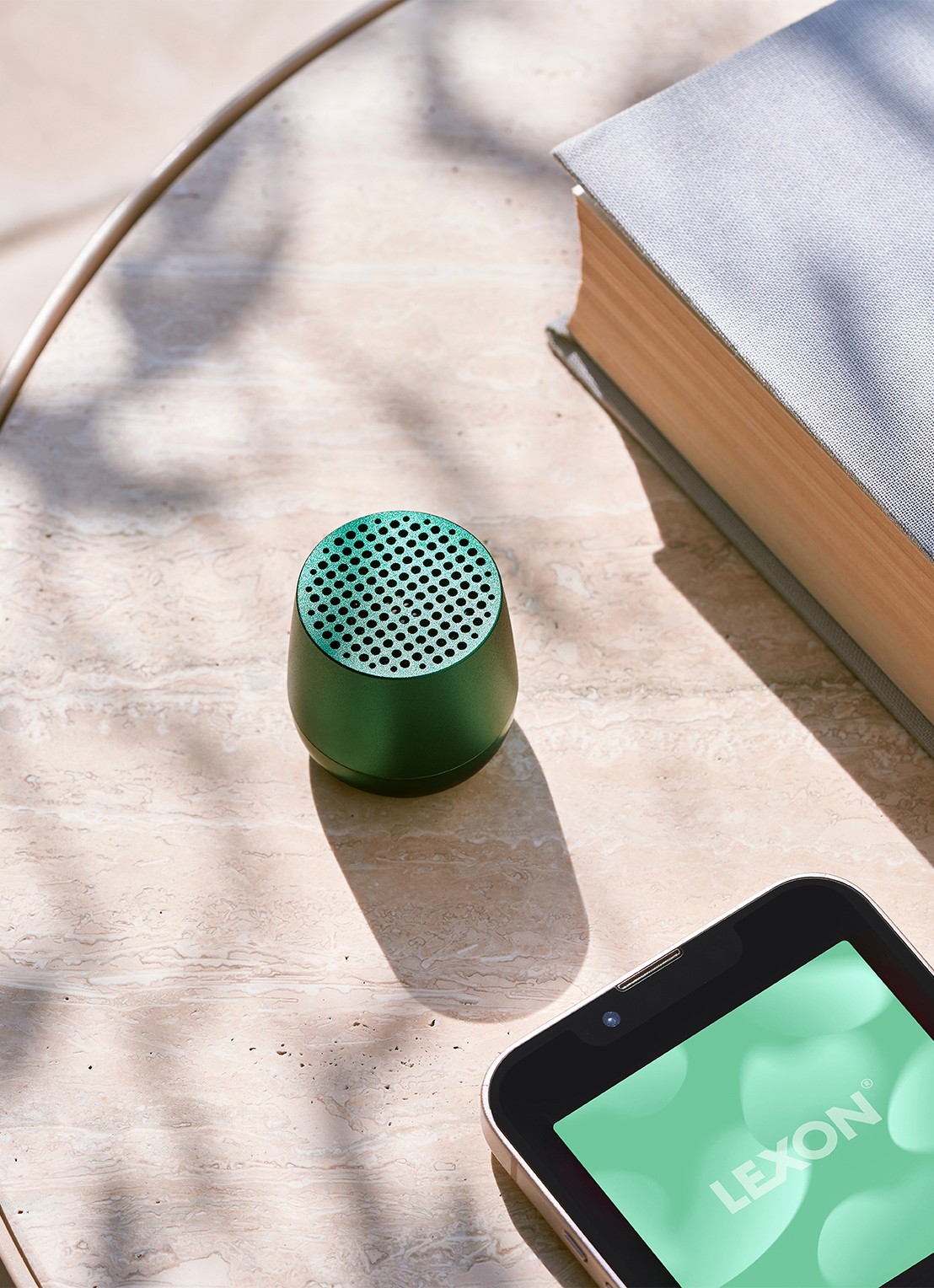 Lexon Mino+ draadloze bluetooth speaker - achterkant 3 groen