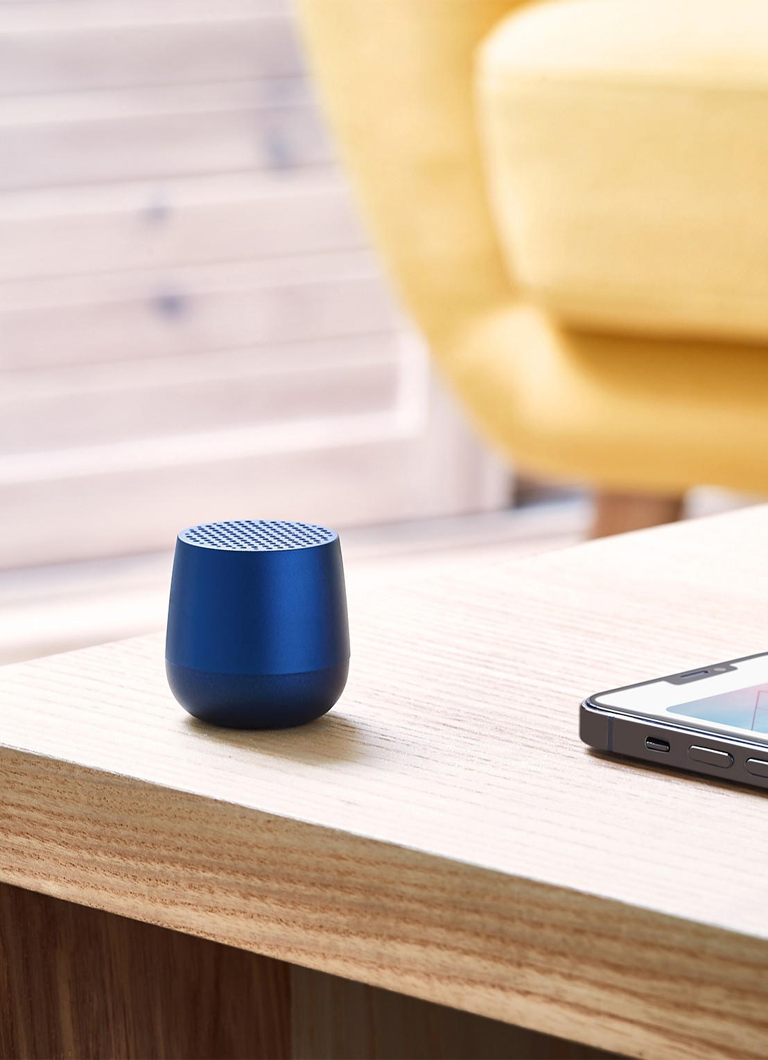 Lexon Mino+ draadloze bluetooth speaker - detail 3 donkerblauw
