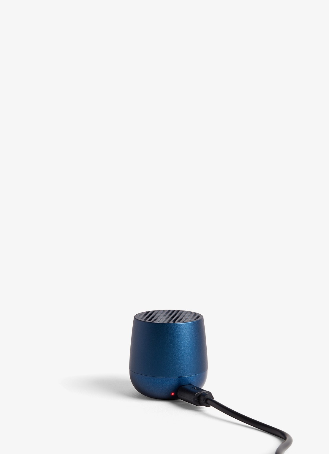 Lexon Mino+ draadloze bluetooth speaker - voorkant 2 donkerblauw