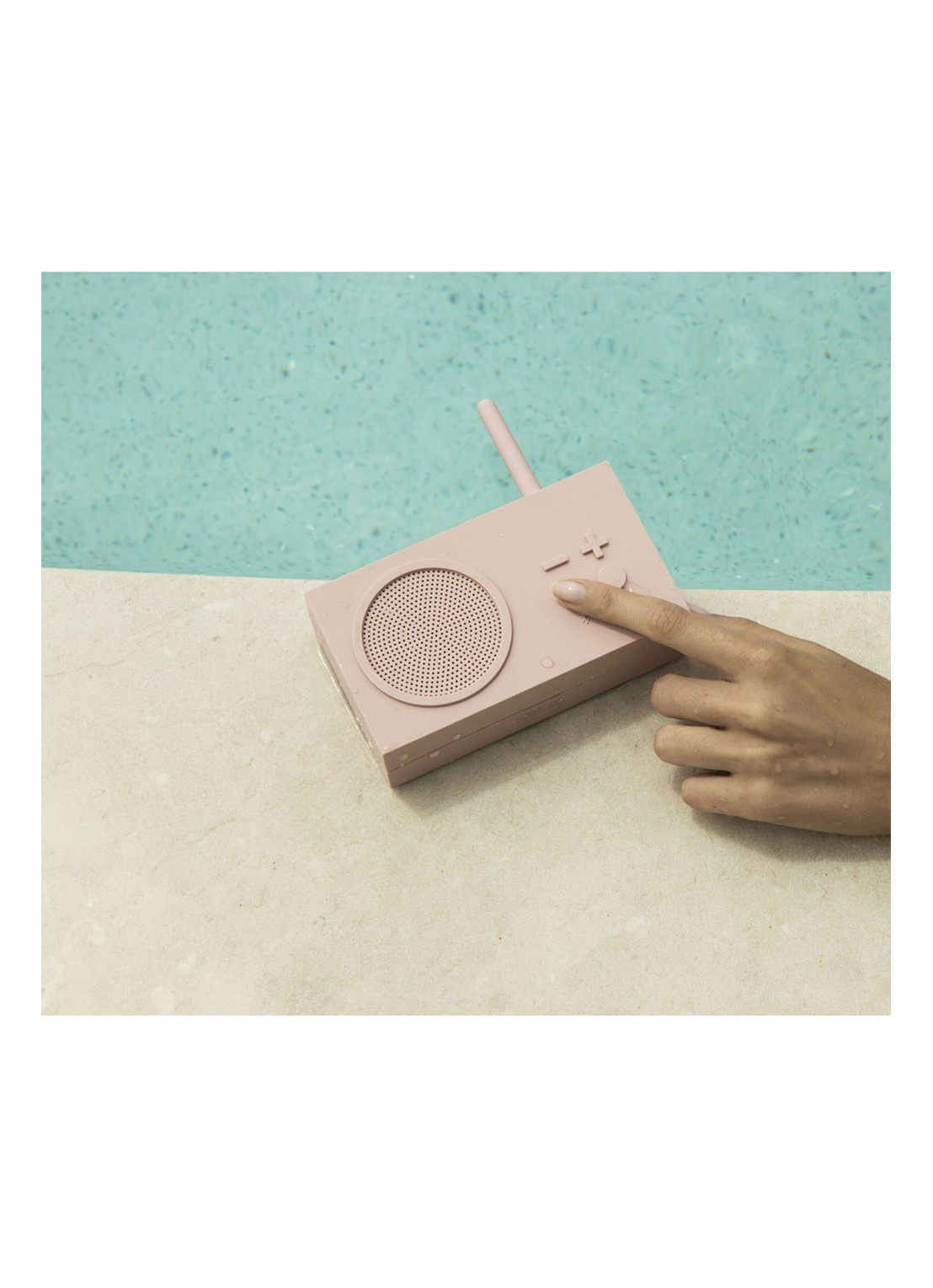 Lexon Tykho 3 waterproof radio & bluetooth speaker - detail 7 oudroze