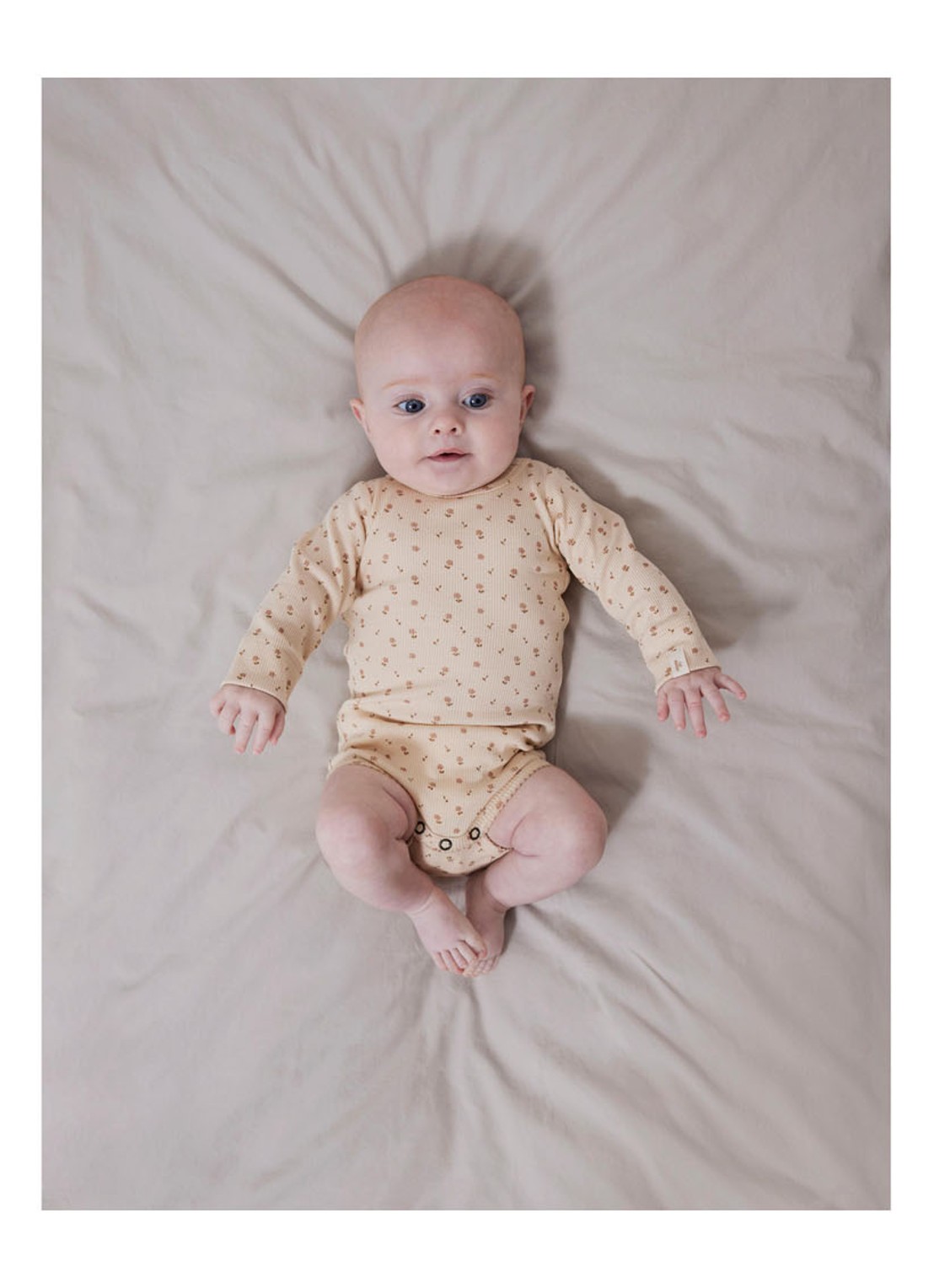 Lil 'Atelier NBFGago ribgebreide romper in  katoenblend - voorkant 3 creme