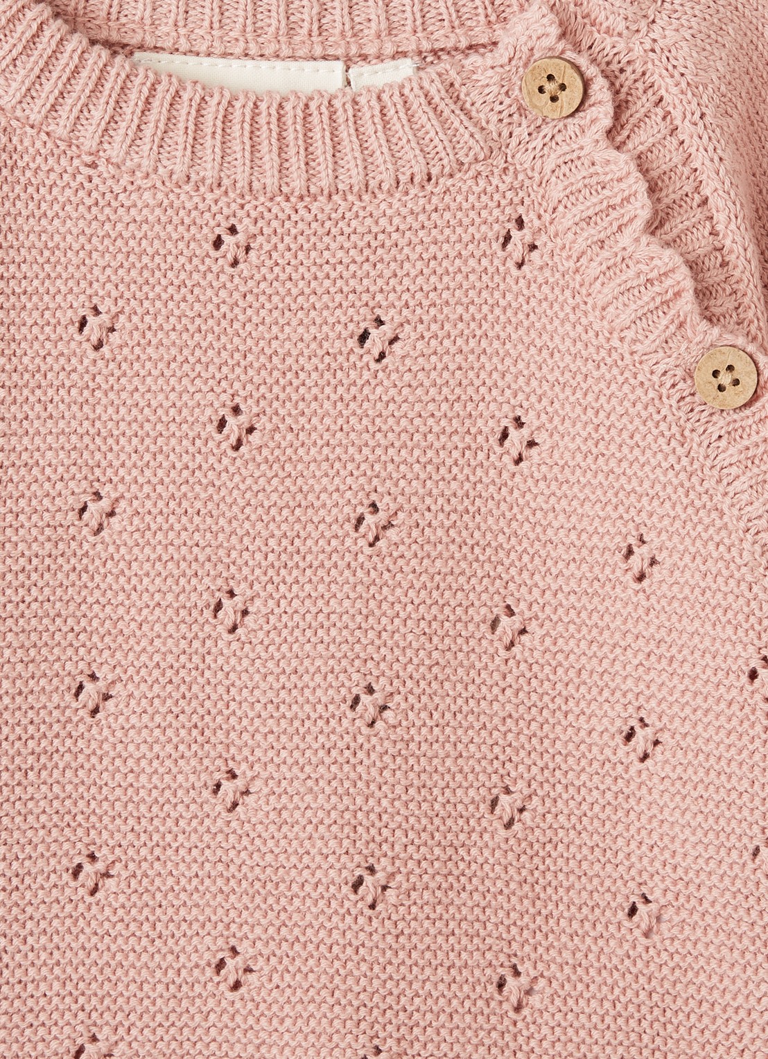 Lil 'Atelier NBFLaguna grofgebreid vest met opengewerkt dessin - detail 4 zalmroze