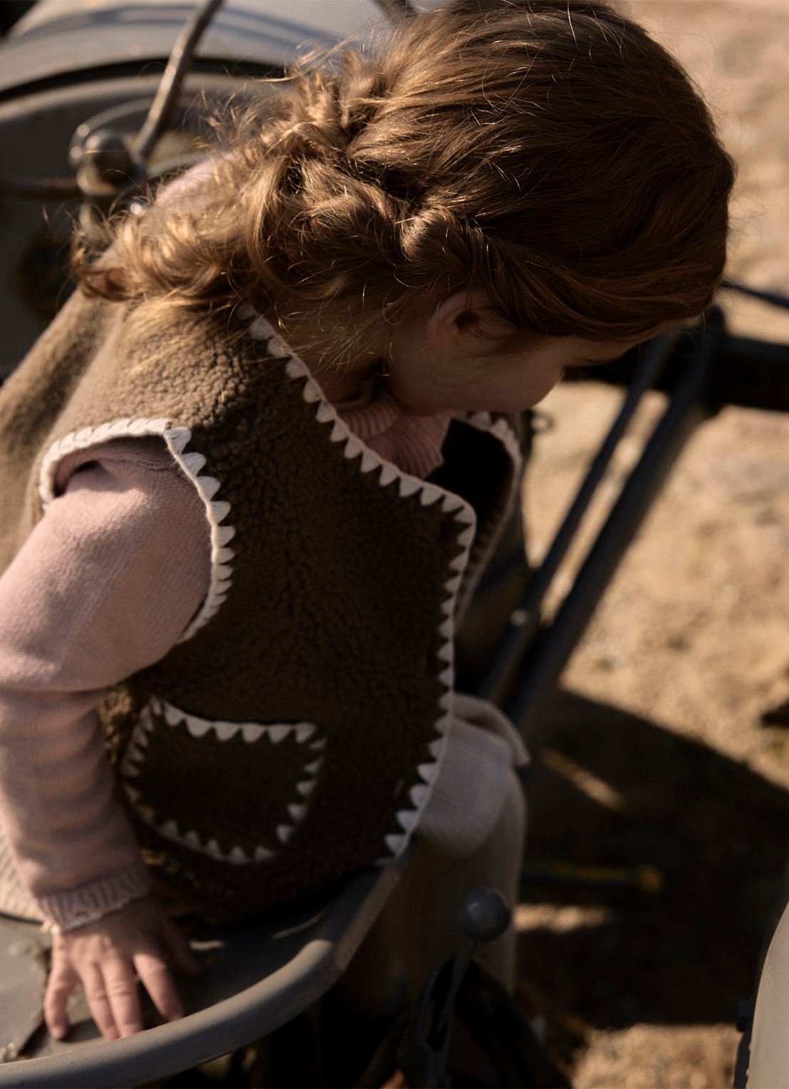 Lil 'Atelier NMFLayo bodywarmer van teddy - voorkant 4 lichtbruin