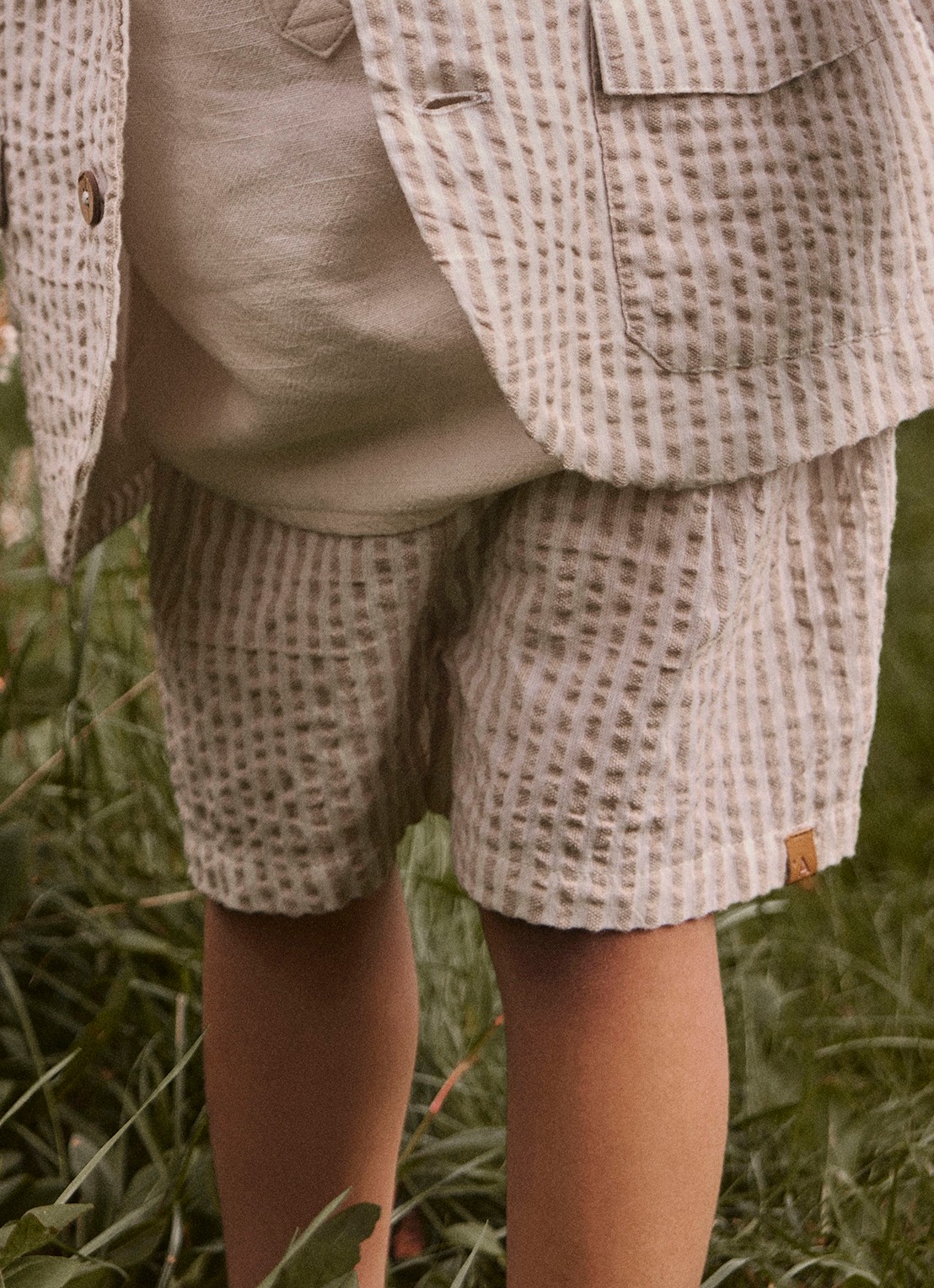 Lil 'Atelier NMMFausto loose fit korte broek - voorkant 5 beige