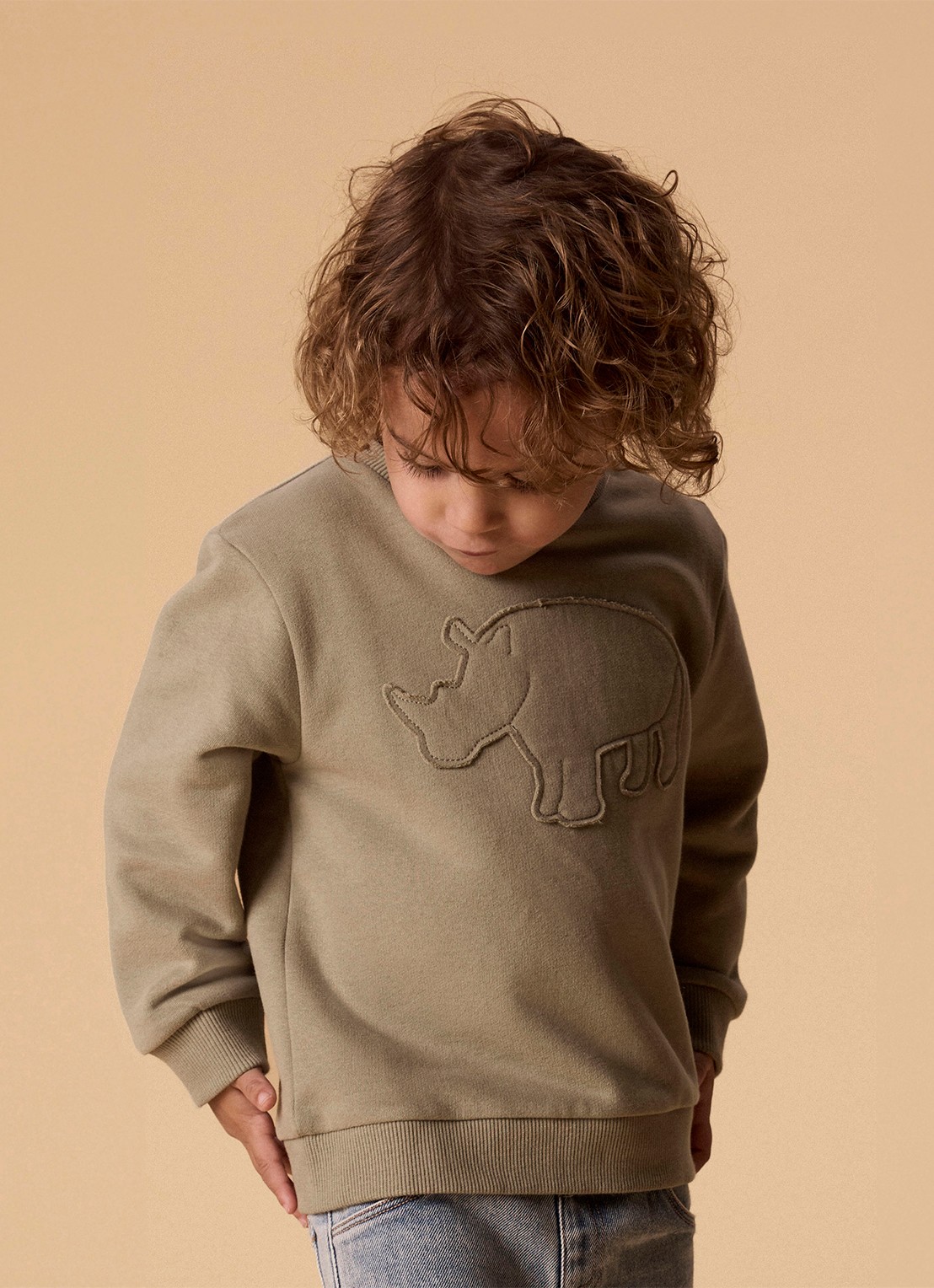 Lil 'Atelier NMMILondon sweater met borduring - voorkant 2 olijfgroen
