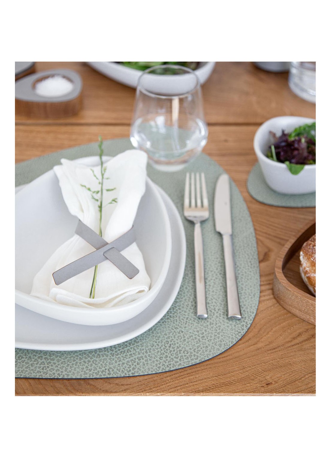 LIND DNA Curve placemat 37 x 44 cm - detail 4 lichtgroen