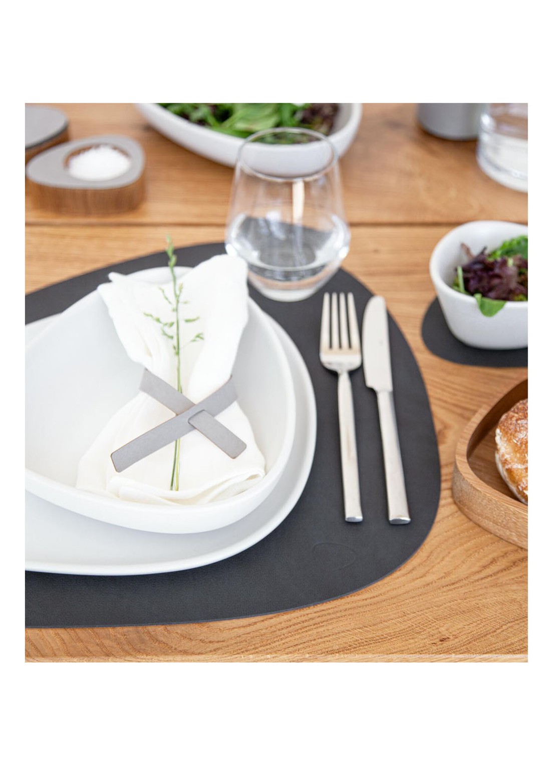 LIND DNA Giftset Curve L placemat en onderzetter van  leer set van 8 - detail 4 zwart