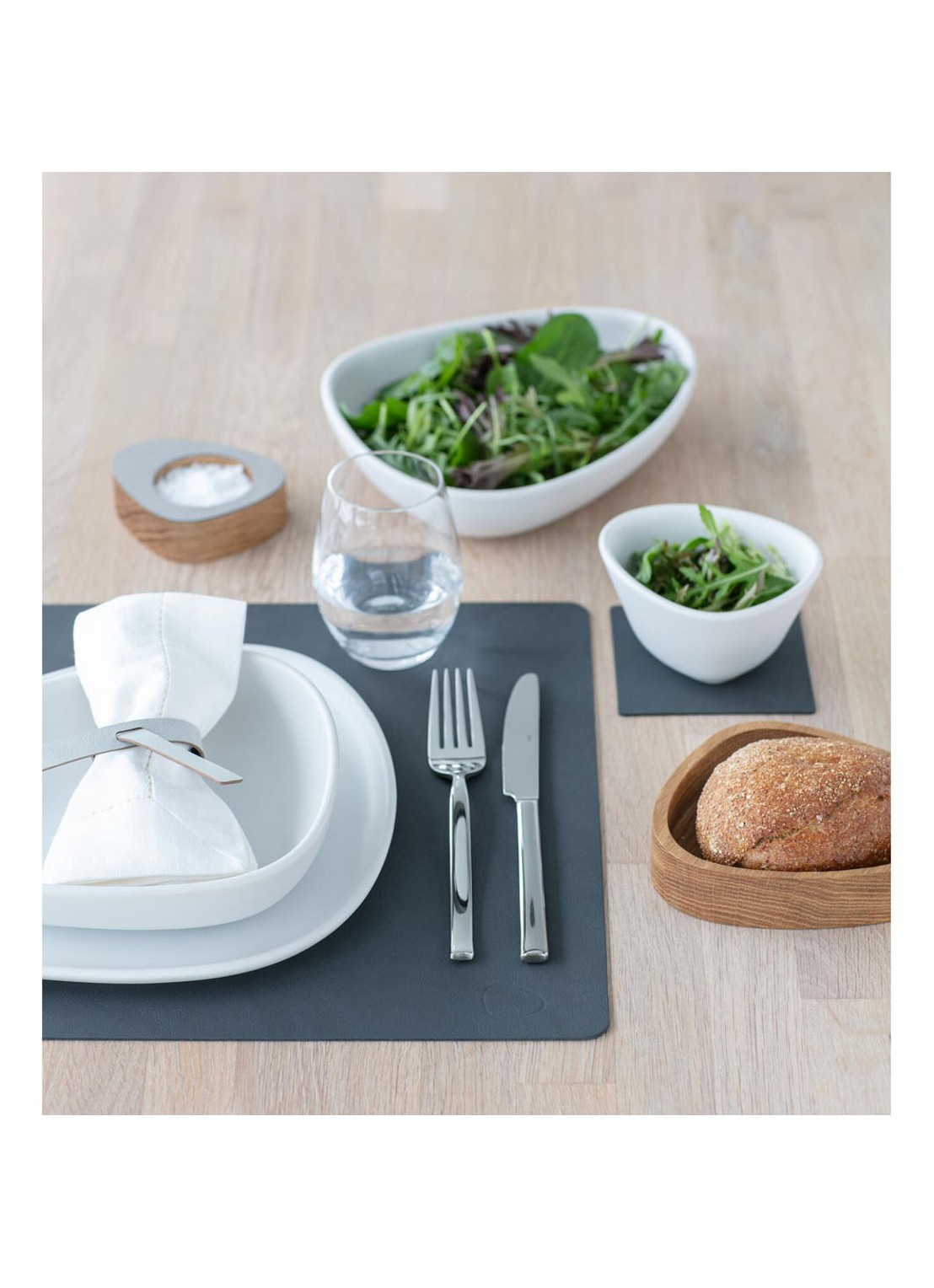 LIND DNA Giftset Square L placemat en onderzetter van  leer set van 8  - detail 4 antraciet