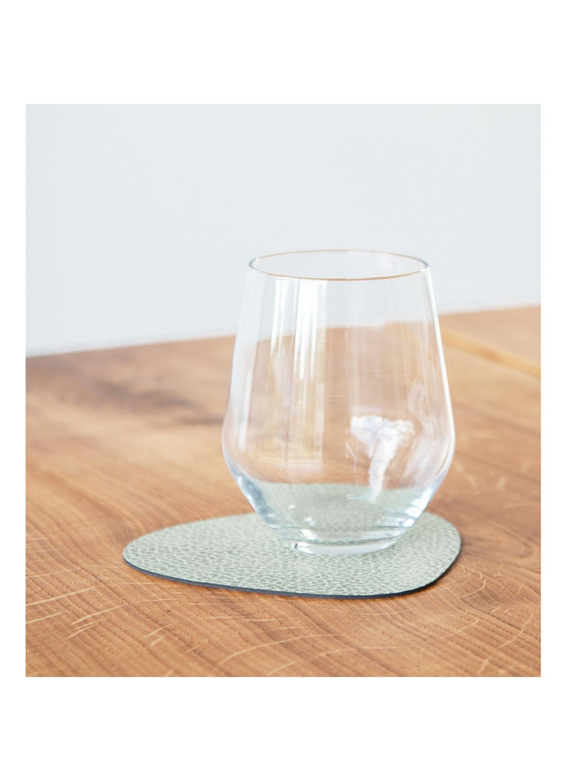 LIND DNA Glass Mat Curve onderzetter van leer - voorkant 2 olijfgroen