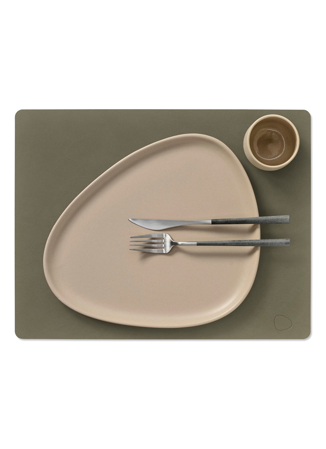 LIND DNA Nupo placemat 35 x 45 cm - voorkant 3 legergroen