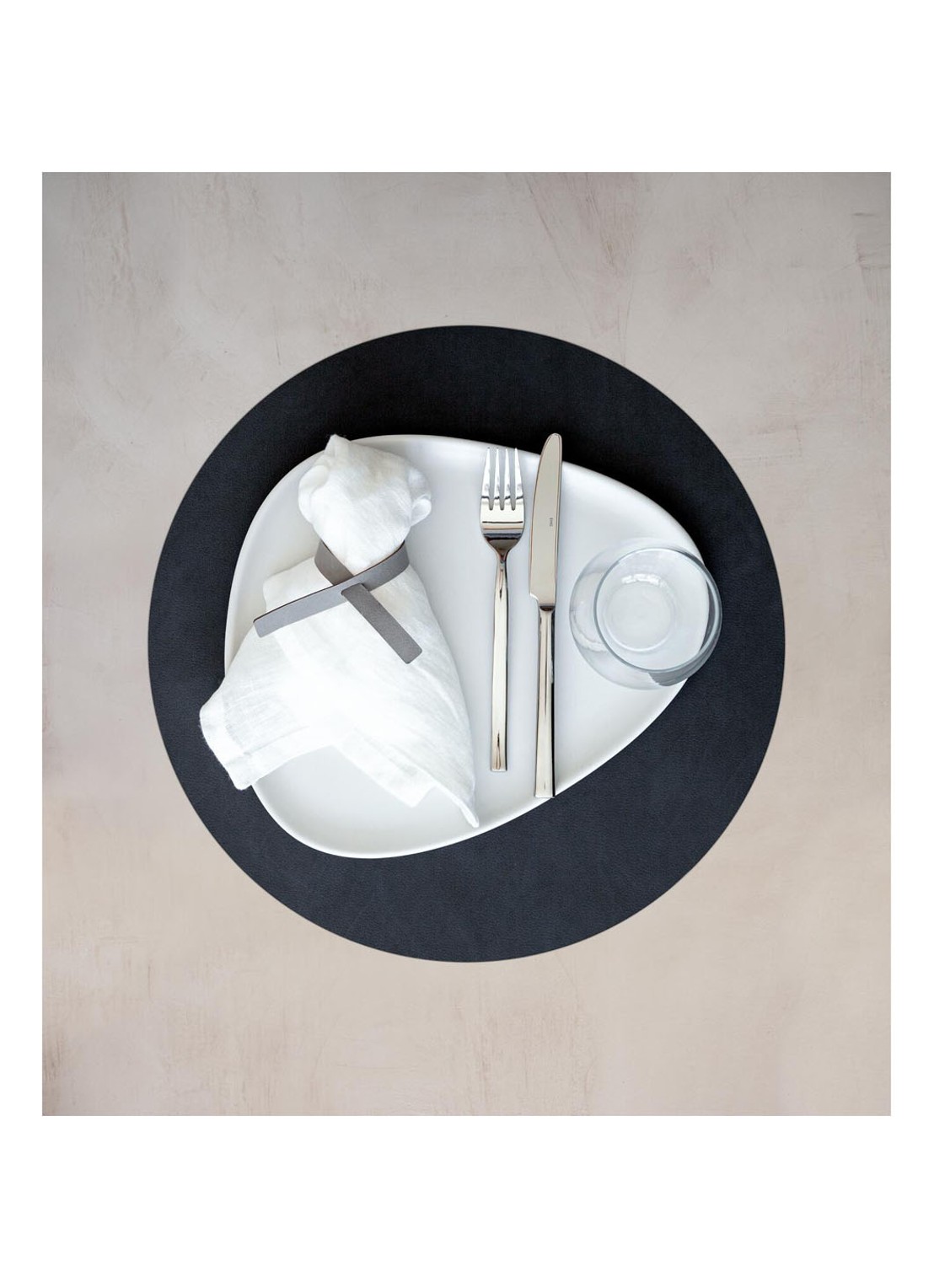 LIND DNA Table Mat Circle placemat van  leer 40 cm - voorkant 2 zwart