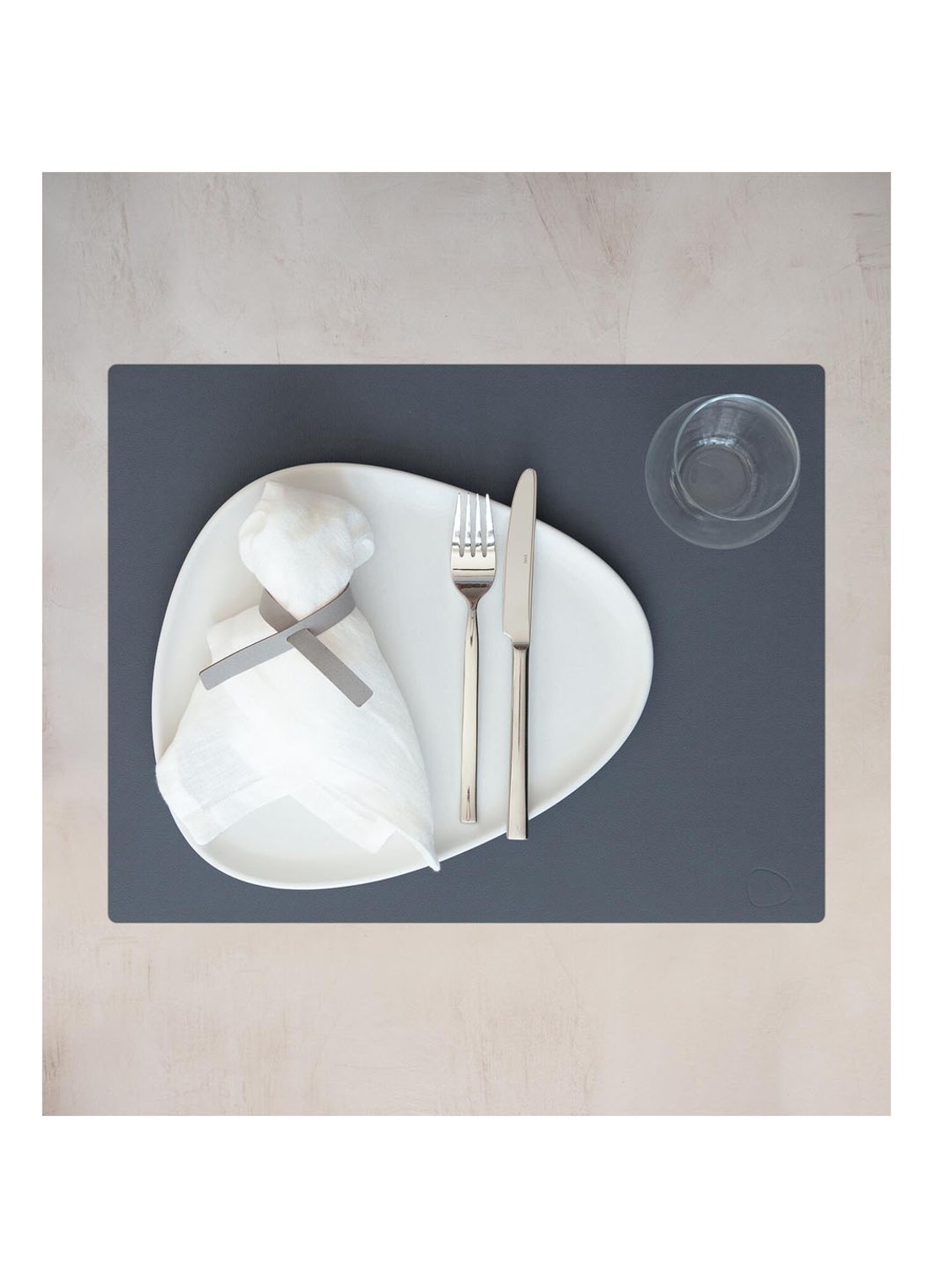 LIND DNA Table Mat placemat van leer 35 x 45 cm - voorkant 4 donkerblauw