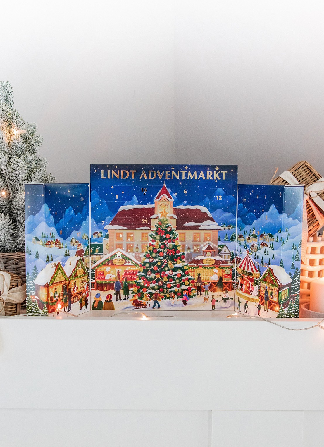 Lindt Kerstmarkt adventskalender met chocolade - 24 dagen - detail donkerblauw