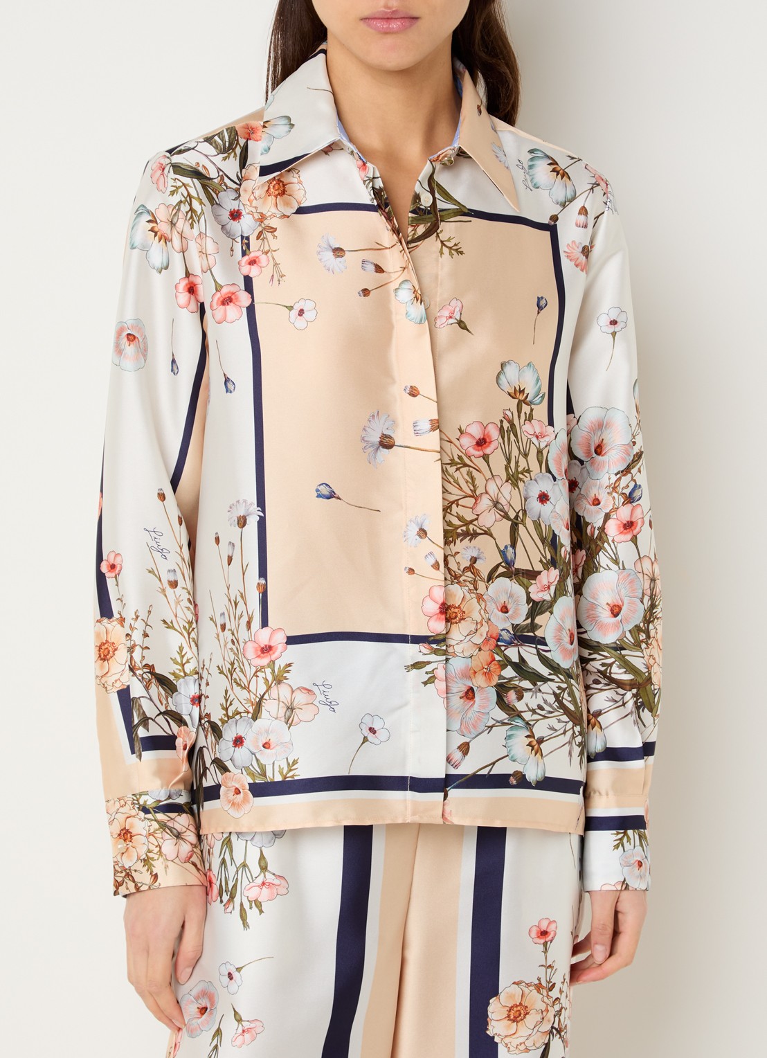 Liu Jo Blouse van satijn met bloemenprint - detail 2 beige