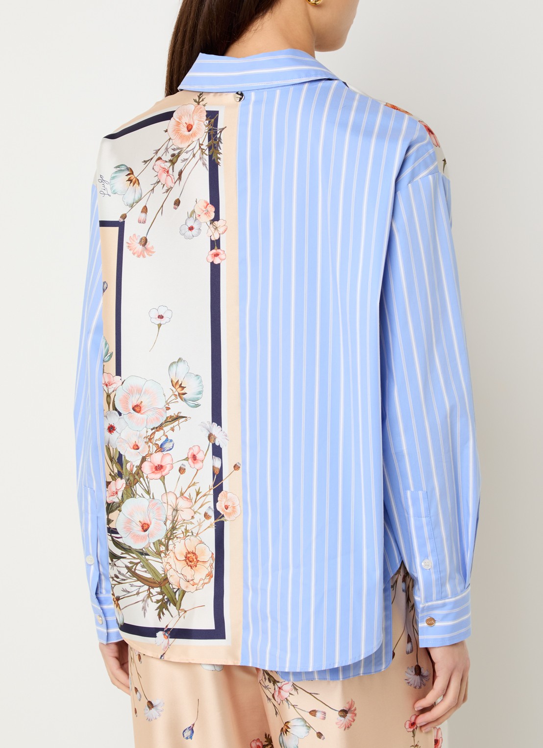 Liu Jo Blouse van satijn met bloemenprint - achterkant donkerblauw