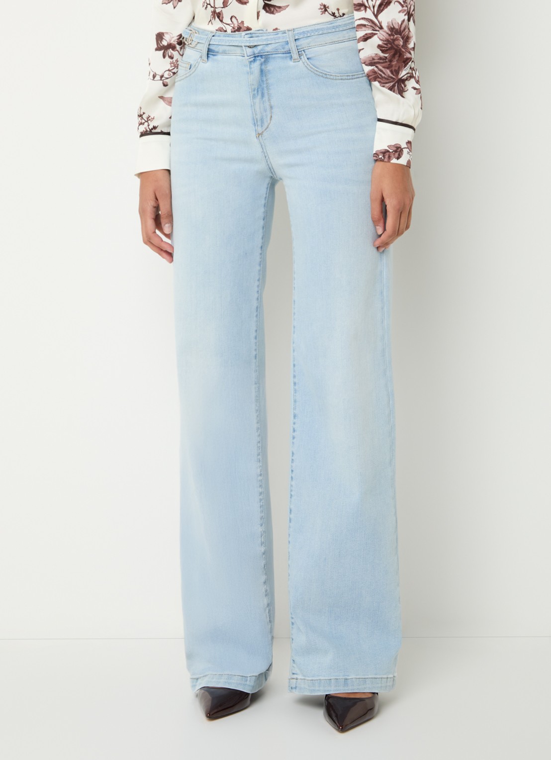 Liu Jo High waist straight leg jeans met gekleurde wassing en ceintuur - detail 2 lichtblauw