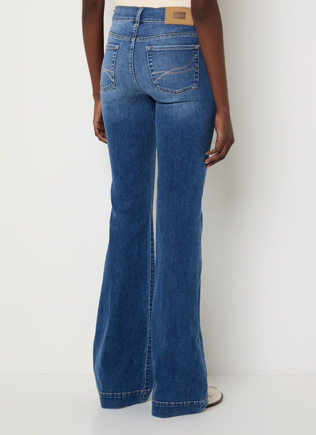 Liu Jo Mid waist flared jeans met donkere wassing - achterkant 3 indigo