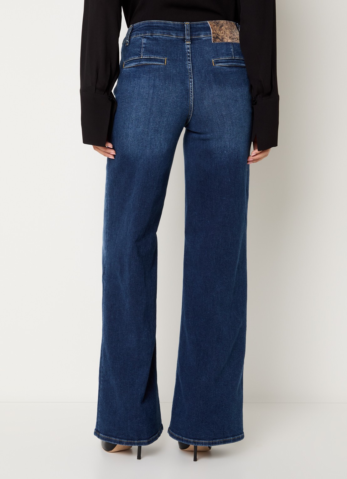 Liu Jo Mid waist flared jeans met donkere wassing - achterkant indigo