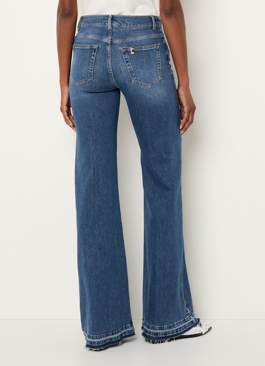 Liu Jo Mid waist flared jeans met medium wassing - achterkant indigo