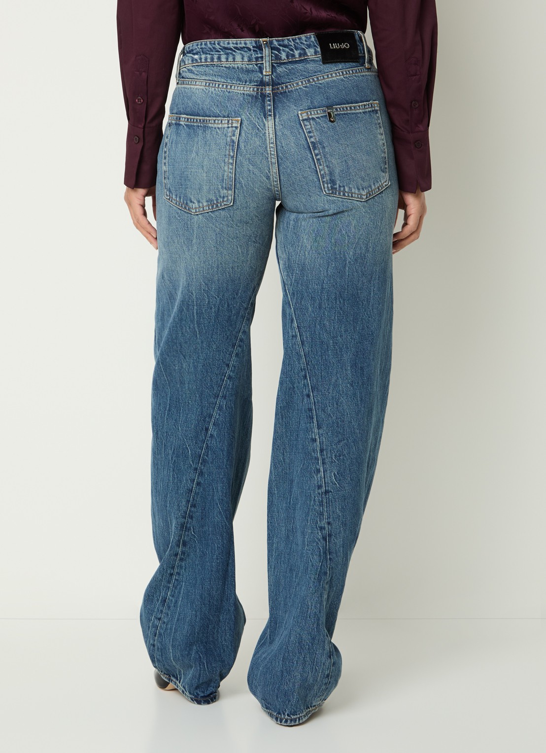 Liu Jo Mid waist straight leg jeans met asymmetrisch detail - achterkant 5 indigo