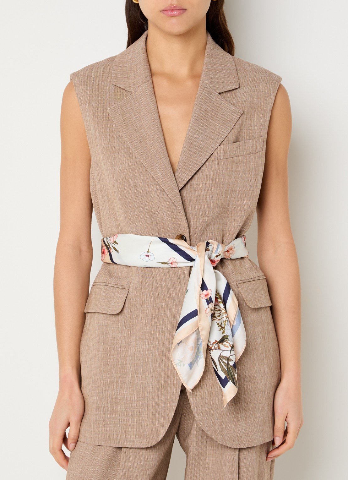 Liu Jo Oversized gilet met strikceintuur en klepzakken - detail 4 lichtbruin