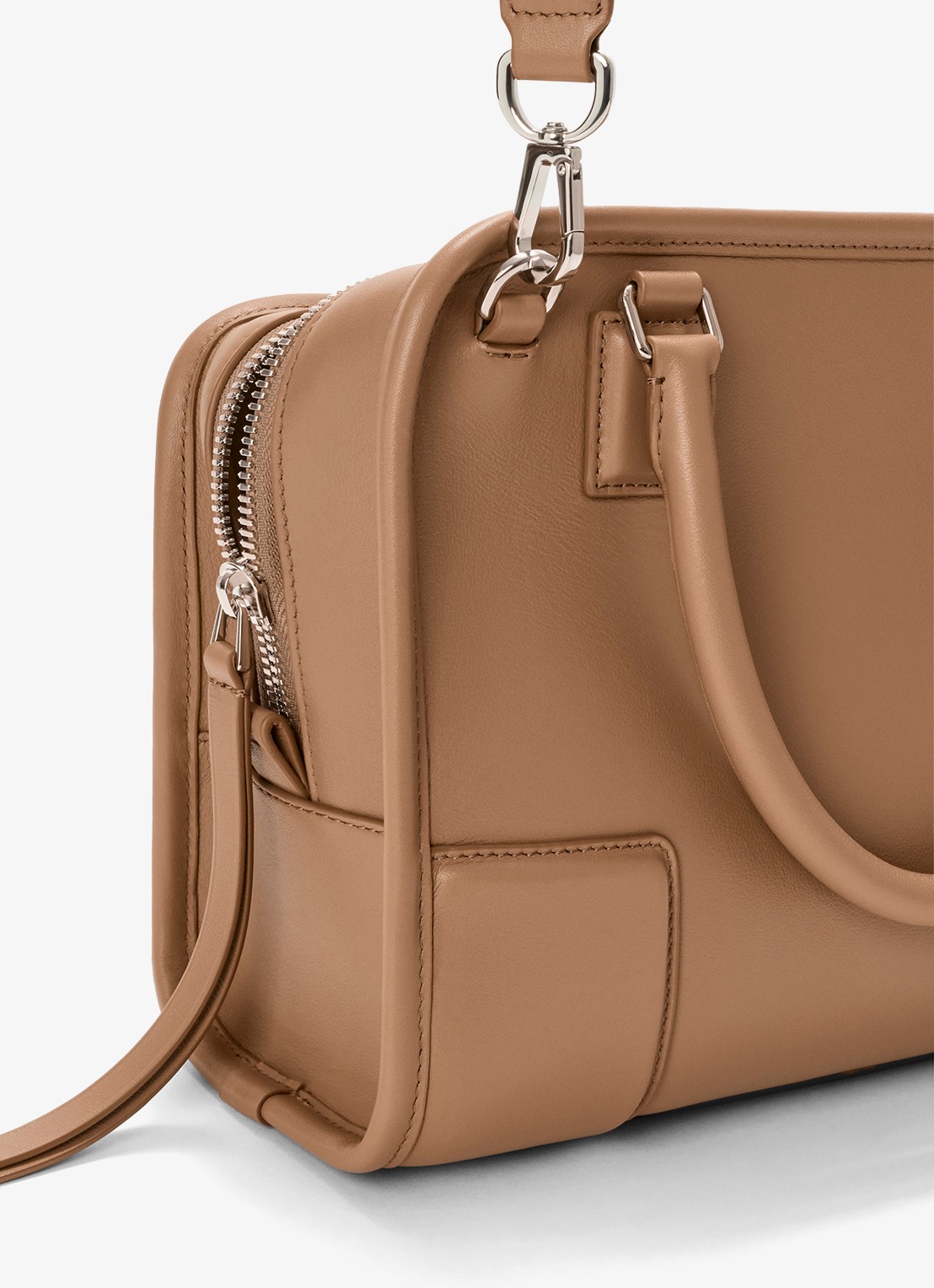 LOEWE Amazona 180 Small schoudertas van kalfsleer - detail 7 bruin