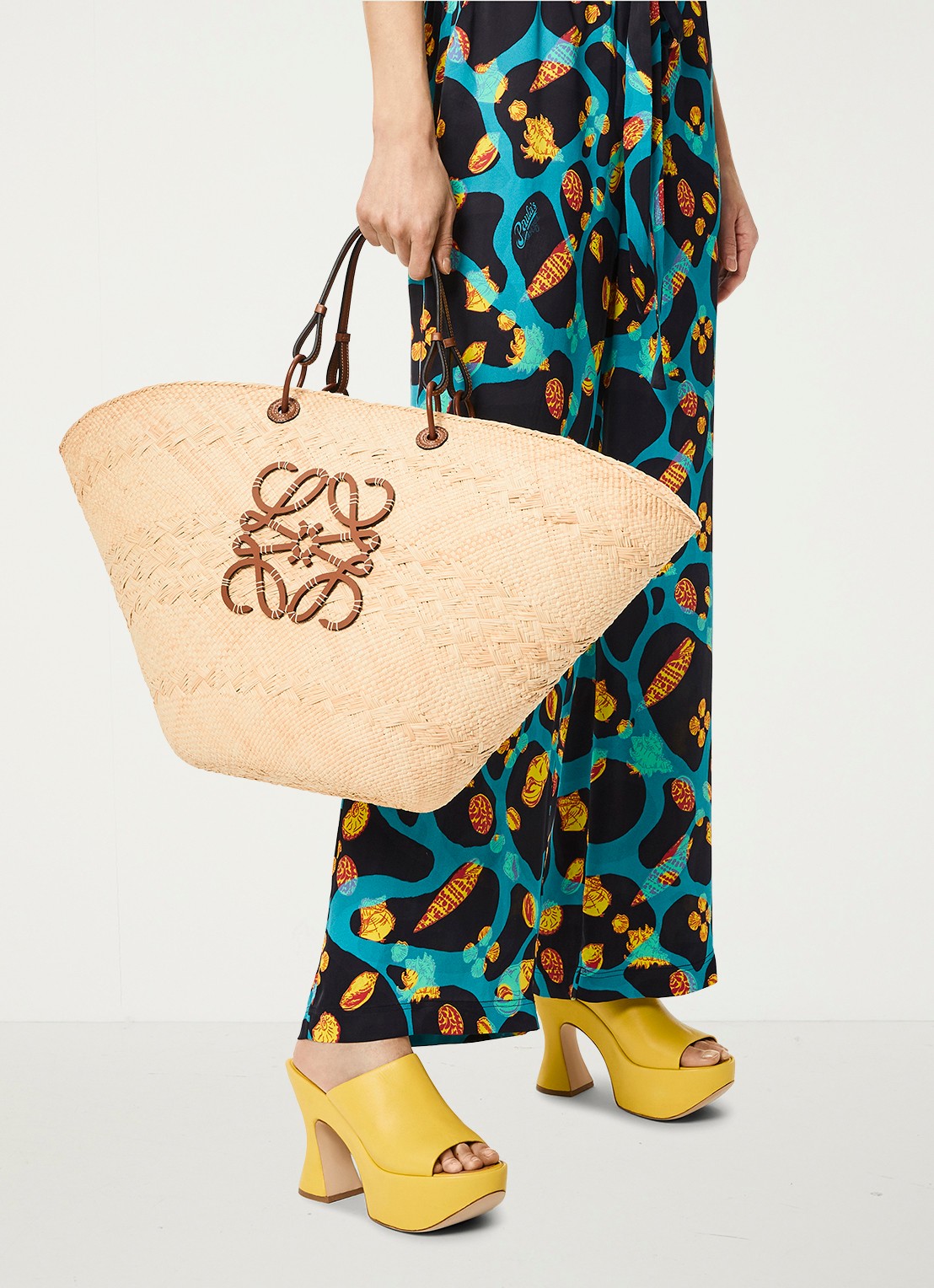 LOEWE Anagram Basket Large shopper met kalfsleren details - detail 6 lichtbruin