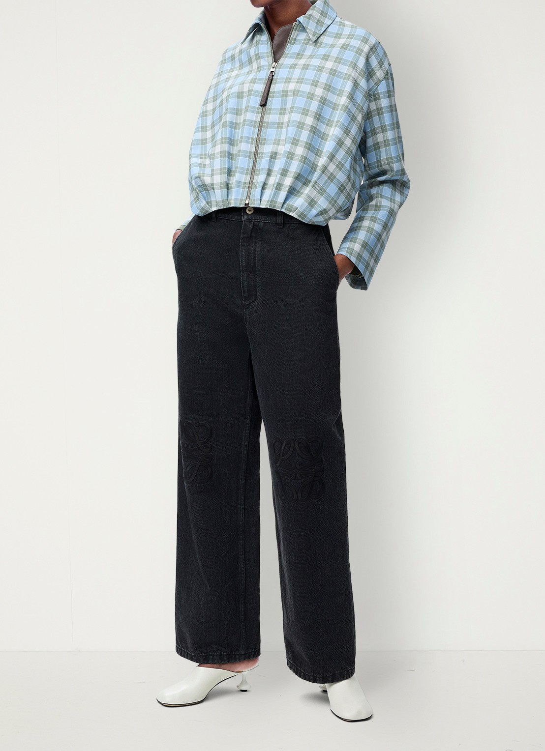 LOEWE Anagram high waist loose fit jeans met logoborduring - voorkant 5 zwart