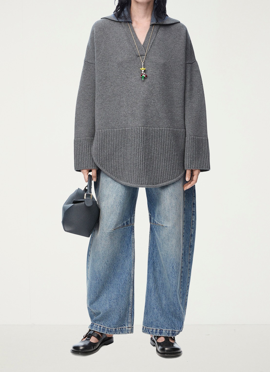 LOEWE Anagram high waist loose fit jeans met medium wassing - voorkant 4 indigo