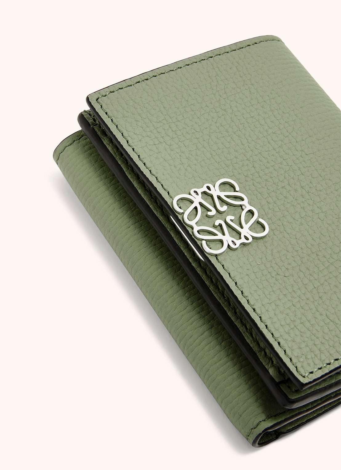 LOEWE Anagram portemonnee van kalfsleer - detail 5 lindegroen
