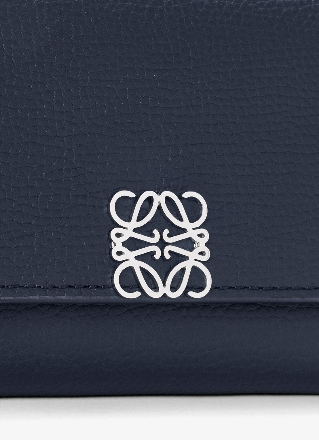 LOEWE Anagram Small portemonnee van kalfsleer - detail 4 donkerblauw